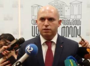 Ես դեռ կմտածեմ. Արմեն Աշոտյանը պատասխանում է Էդմոն Մարուքյանին