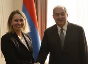 President receives US Deputy Assistant Secretary