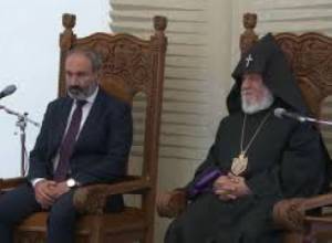 Նիկոլ Փաշինյանը այցելել է Էջմիածին