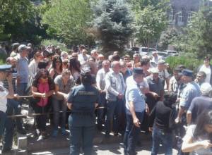 Депутаты «ИСХОД»-а представили гарантию для Нерсеса Погосяна