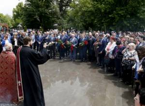Serzh Sargsyan visits Pantheon