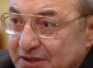 Vazgen Manukyan expresses his condolence on behalf of Public Council and on his behalf in connection with death of Igor Muradyan