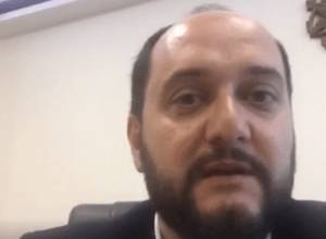 ԿԳ նախարարն ուղիղ եթերում Չեխովի անվան դպրոցի վերաբերյալ բացահայտումներ է անում