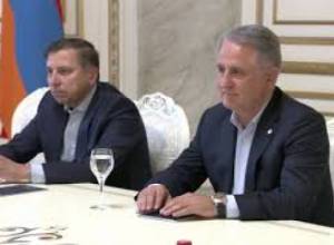 Նիկոլ Փաշինյանն ընդունել է «Արմենիա» ավիաընկերության նախագահ Թամազ Գաիաշվիլիին