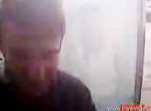 Пытался обналичить деньги украденной банковской картой