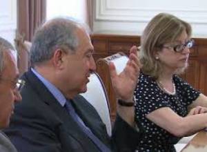 Նախագահն ընդունել է շվեդ ճանաչված կինովավերագրողներ Պեո Հոլմքվիստին եւ Սյուզան Խարդալյանին