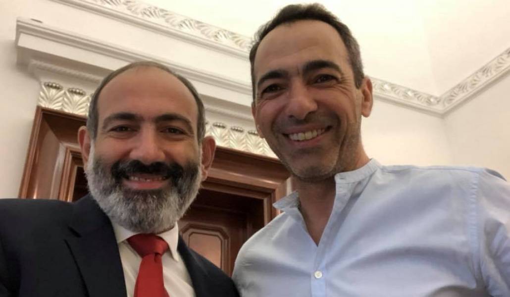 36806969_2087360688250982_154453187242229760_n