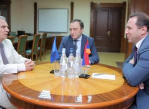 ՀՀ պաշտպանության նախարարն ընդունել է Հայաստանում ԵՄ գրասենյակի ղեկավարին