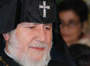 Catholicos of All Armenians leaves for Russia on patriarchal visit