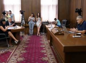 Live. Four forces in NA discuss amendments to the Electoral Code