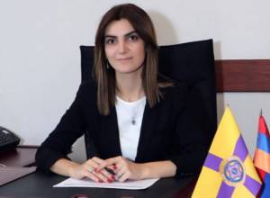 Դիանա Գասպարյանը Էջմիածնում ճչացող փաստեր է բացահայտում