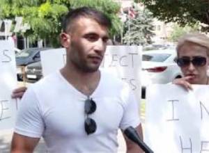 Այստեղ ապրելը շատ դժվար է․ փախստականները բողոքում են ՄԱԿ ի դիմաց