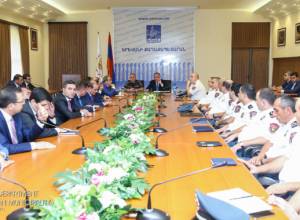 Consultation for preventing trade in streets in capital