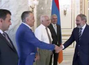 Վարչապետը Հայաստանի գործատուների  հետ քննարկել է տնտեսության զարգացմանն ուղղված  հարցեր