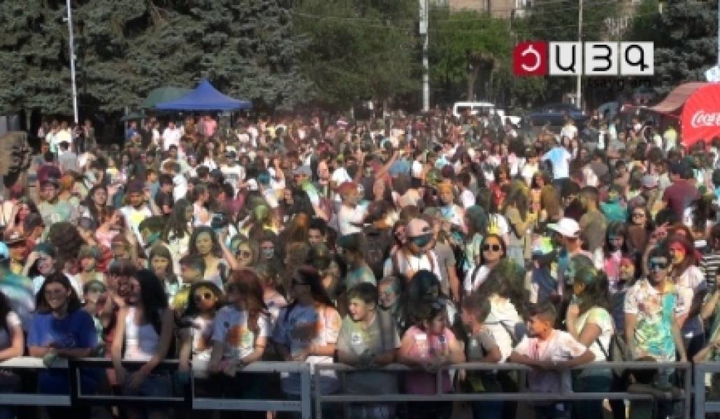 1534003816_hexine-colorfest