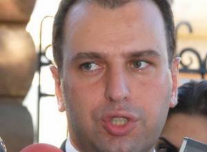 Ты – провинциальный шут: Виген Саргсян – Айку Марутяну