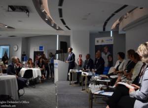 Ընտանիքում ապրելն ու մեծանալը երեխայի հիմնարար իրավունքն է.  Արման Թաթոյան