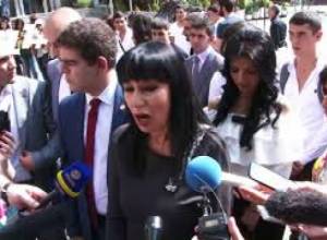 Մեր երկրում չեն կարող լինելսեւ կամ սպիտակ.Նաիրա Զոհրաբյան