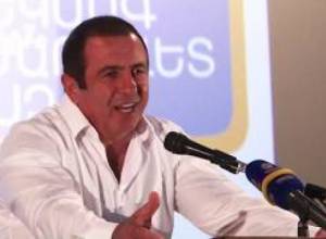 Գագիկ Ծառուկյանը ներկայացրեց քաղաքապետի իրենց թեկնածուին