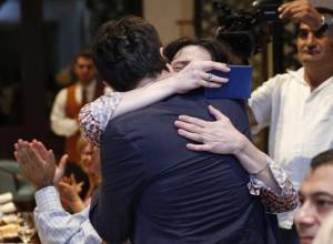 Nikol Pashinyan hands Armenian passports to Arsinée Khanjian and Atom Egoyan