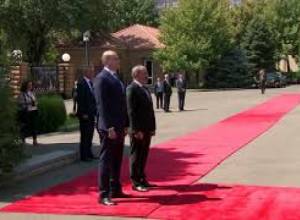 Դիմավորում են Վրաստանի վարչապետին
