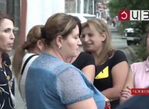 В Панике требуют заменить вернувшуюся на родину учительницу английского