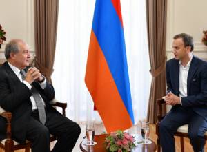 Армен Саргсян принял кандидата в президенты ФИДЕ
