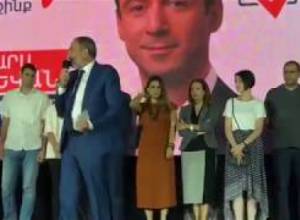Մենք նրանց ոչ միայն ասֆալտների կպատկեցնենք, այլեւ պատերով կտանք. Փաշինյան