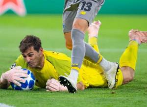 Iker Casillas sets new record for Champions League