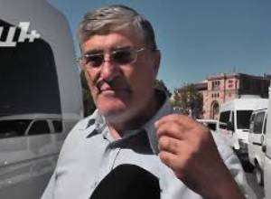 Արմավիր-Երևան երթուղու վարորդների բողոքի ակցիան Կռավարության դիմաց