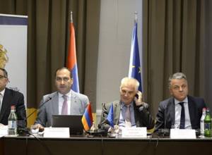 «То, что произошло в апреле, - это окно новых возможностей для армянского народа»: Посол ЕС