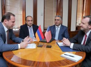 Д. Тоноян принял посла США, завершившего дипломатическую миссию