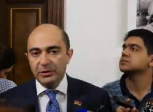 «Լուսավոր Հայաստան» խմբակցությունը ստորագրահավաք է նախաձեռնել