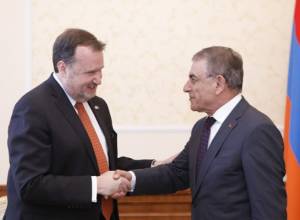 Ara Babloyan holds meeting with outgoing US Ambassador