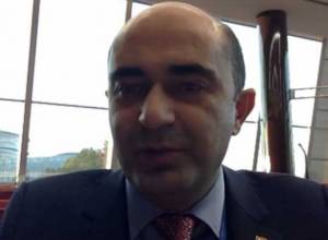 Սահմանադրական հեղափոխություն. Նոր տերմին Թավշյա հեղափոխության մասին. Էդ. Մարուքյան