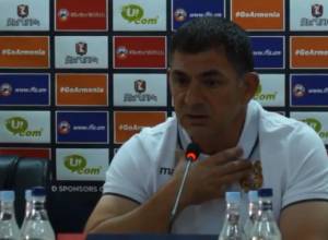 Прямой эфир: Пресс-конференция главного тренера футбольной сборной РА