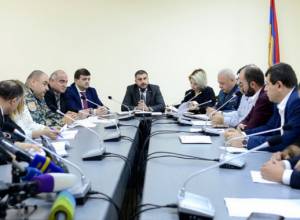 Обсуждалась проблема автомобилей с правым рулем