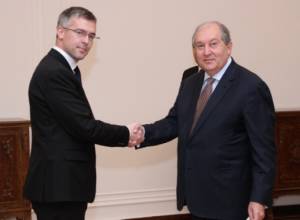 New Ambassador of Sweden presents credentials to Armenian President