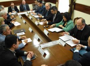 «Не использовать административные рычаги для агитации, включать отопление, когда в кабинете ниже +20»