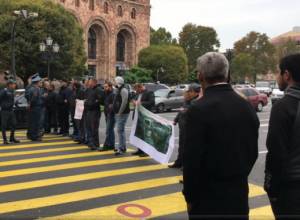 Members of "Right Wheel" initiative block street