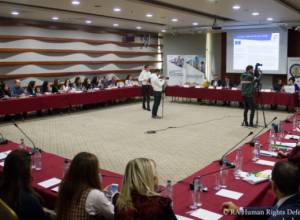 Ինչպես երեխաներին հետևել համացանցում