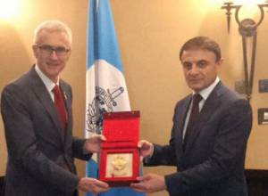 В. Осипян встретился с генеральным секретарем Интерпола