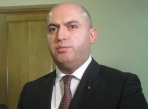 Armen Ashotyan's black and white slogans