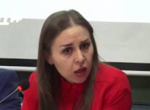 ԼԳՏԲ համայնքի  ներկայացուցիչներին սնունդը առանձին շերեփներով է մատուցվում
