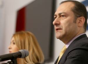 Արտակ Զեյնալյանն այցելել է Նաիրի Հունանյանին