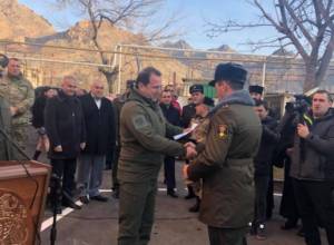 Двадцать военнослужащих получили квартиры