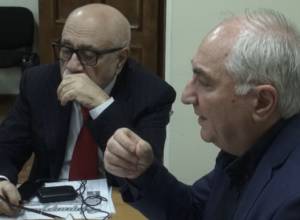 Кто стоит за заявлениями «о сдачи территорий»?