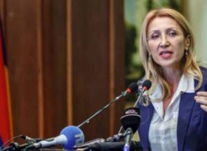 Մենք ձեզ շնորհավորել ենք, դուք մեզ՝ չէ. ԲՀԿ-ի ու «Լուսավոր Հայաստանի» «կռիվն»՝ ԱԺ-ում. Առավոտ