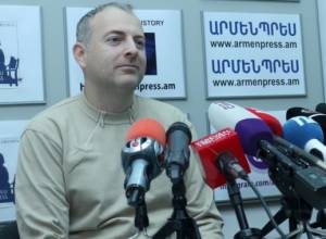«Ալիևը կանխատեսելի է. հարմար է Ռուսաստանին, թշնամի՝ ռուս ընդդիմադիրներին». Ա. Լապշին