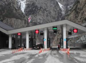 Stepantsminda-Lars open for all types of vehicles